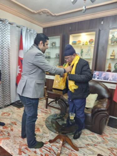 नेपाल कम्यूनिष्ठ पार्टी माओवादी केन्द्रकोका अध्यक्ष कमरेड प्रचण्डलाइ जापान भ्रमणको औपचारीक निम्ता दिदाको क्षण 